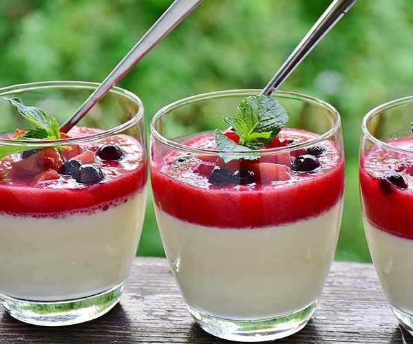 panna cotta et compotée de framboises